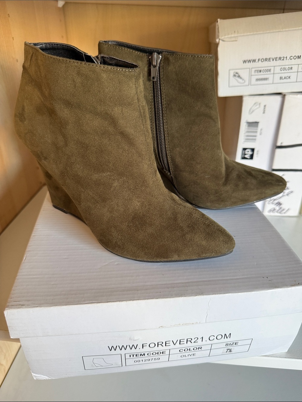 NWT Forever 21 Olive Faux Suede Pointed Wedge Ankle Booties